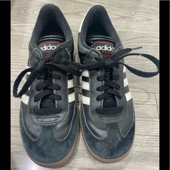 adidas Shoes - Adidas Samba - size 5.5 men’s/6.5 women’s